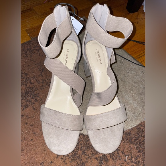 Ladies super cute low heels size 9 womens $40 - Picture 7 of 7